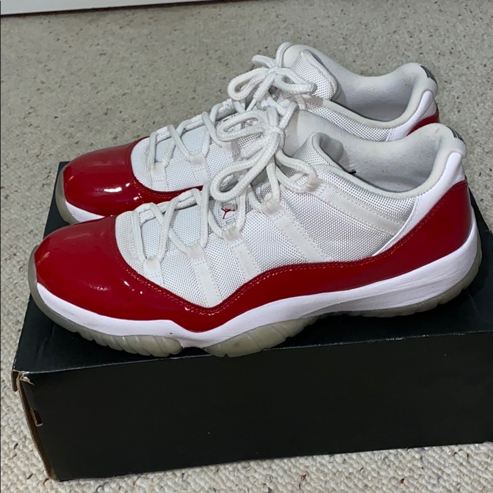 Jordan 11 cherry low